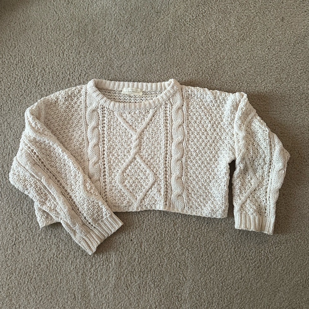 American threads white chunky knit cropped sweater